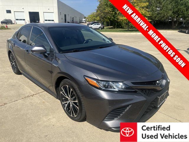 2020 Toyota Camry Hybrid SE