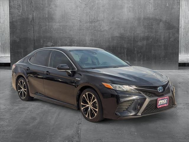 2020 Toyota Camry Hybrid SE