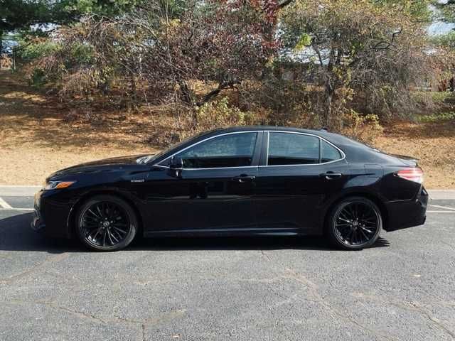 2020 Toyota Camry Hybrid SE