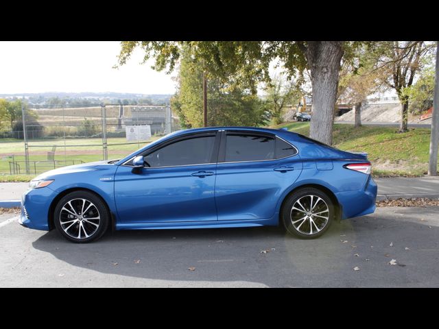 2020 Toyota Camry Hybrid SE