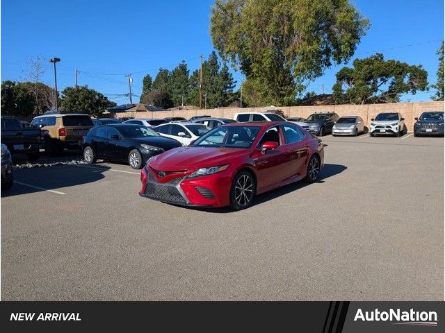 2020 Toyota Camry Hybrid SE