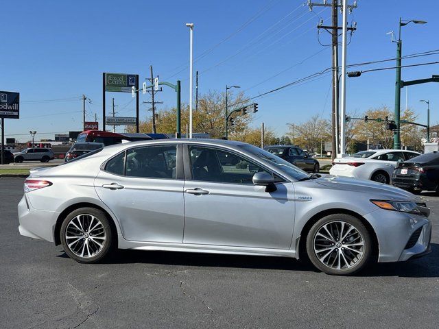 2020 Toyota Camry Hybrid SE