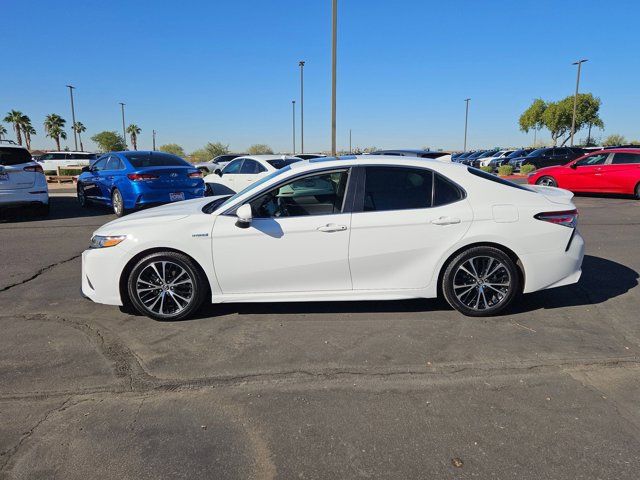 2020 Toyota Camry Hybrid SE