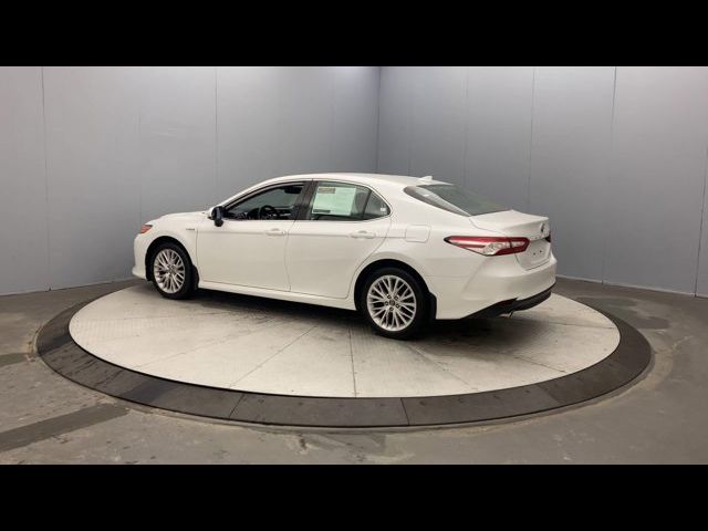 2020 Toyota Camry Hybrid XLE