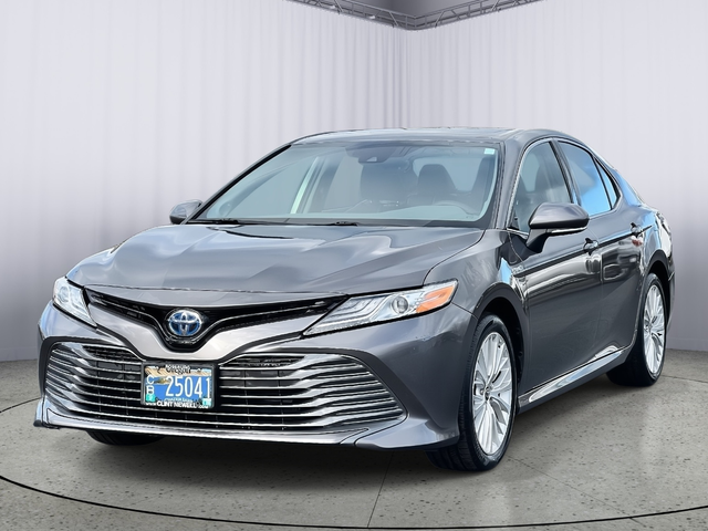 2020 Toyota Camry Hybrid XLE