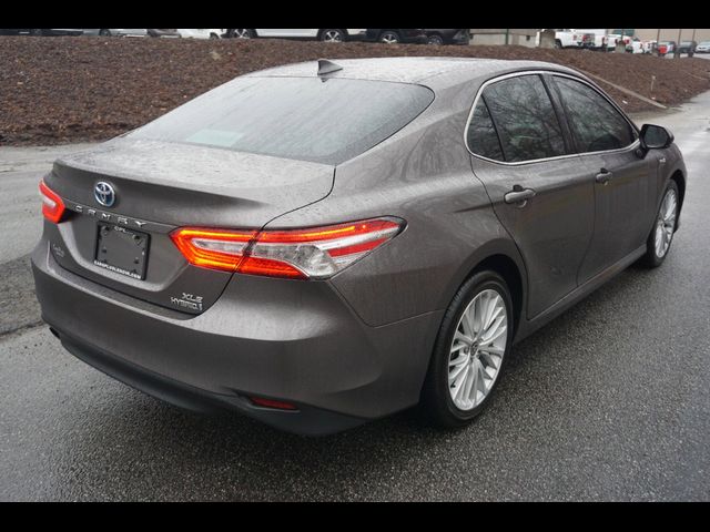 2020 Toyota Camry Hybrid XLE