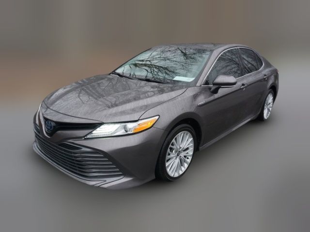 2020 Toyota Camry Hybrid XLE