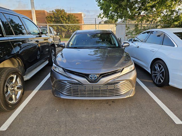 2020 Toyota Camry Hybrid XLE