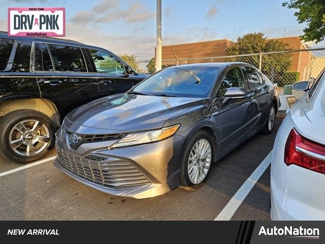 2020 Toyota Camry Hybrid XLE