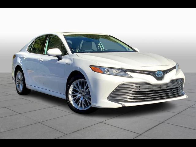 2020 Toyota Camry Hybrid XLE