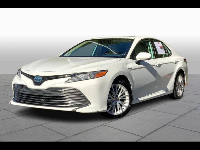 2020 Toyota Camry Hybrid XLE