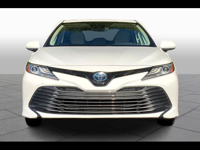 2020 Toyota Camry Hybrid XLE