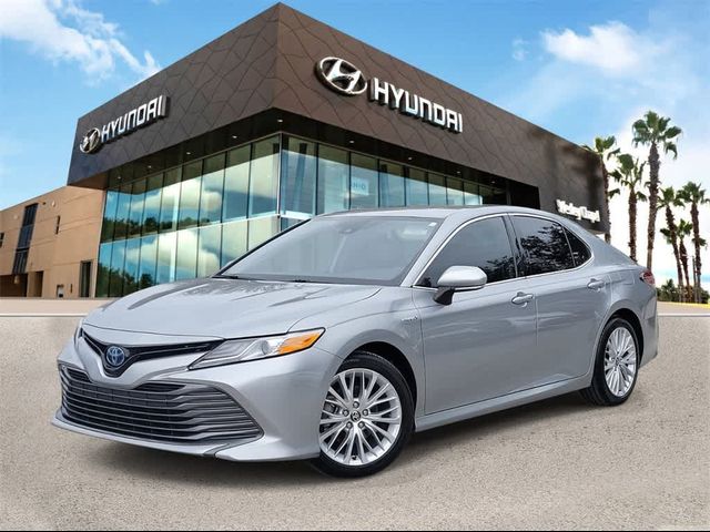 2020 Toyota Camry Hybrid XLE