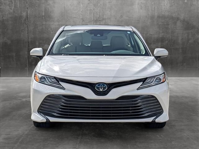 2020 Toyota Camry Hybrid XLE