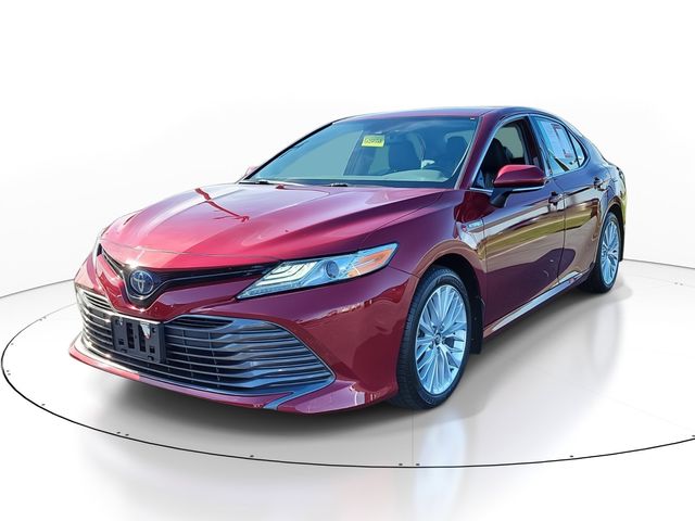 2020 Toyota Camry Hybrid XLE