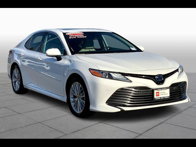 2020 Toyota Camry Hybrid XLE