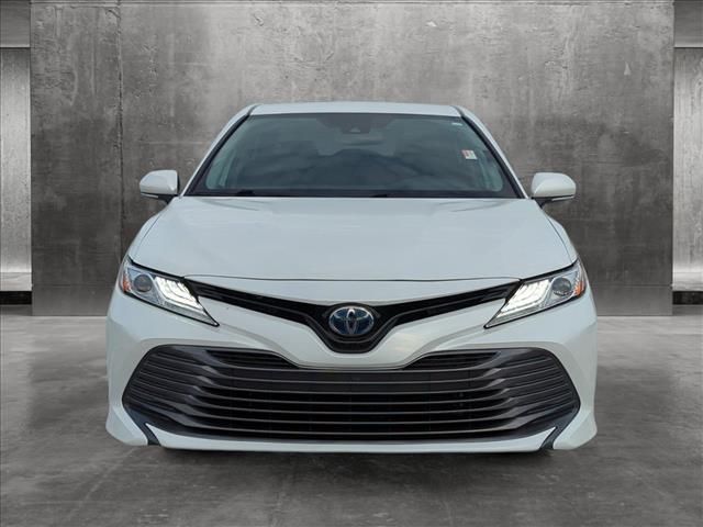 2020 Toyota Camry Hybrid XLE