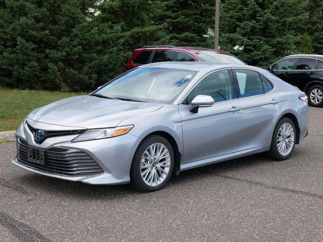 2020 Toyota Camry Hybrid XLE