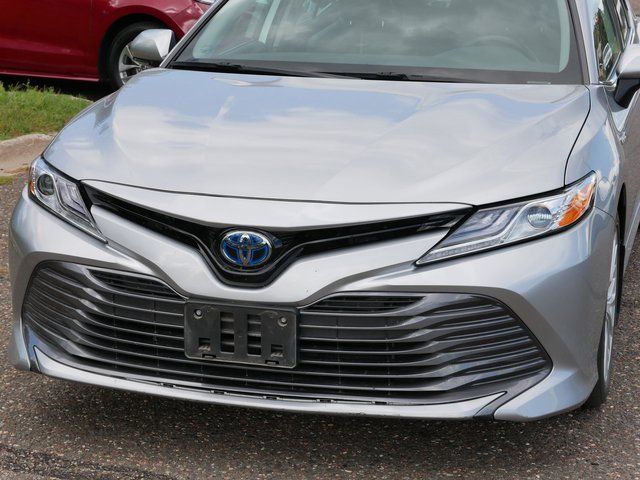 2020 Toyota Camry Hybrid XLE