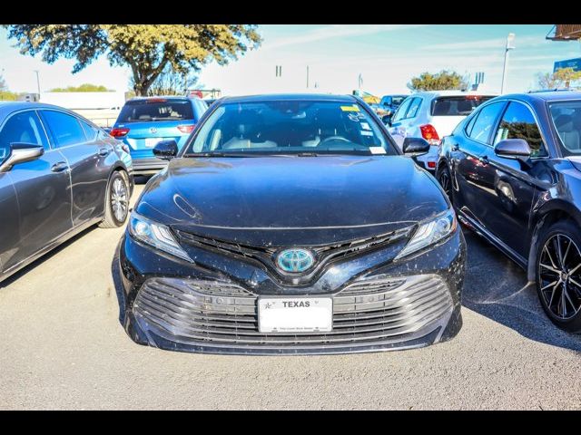 2020 Toyota Camry Hybrid XLE