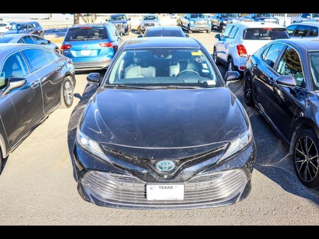 2020 Toyota Camry Hybrid XLE