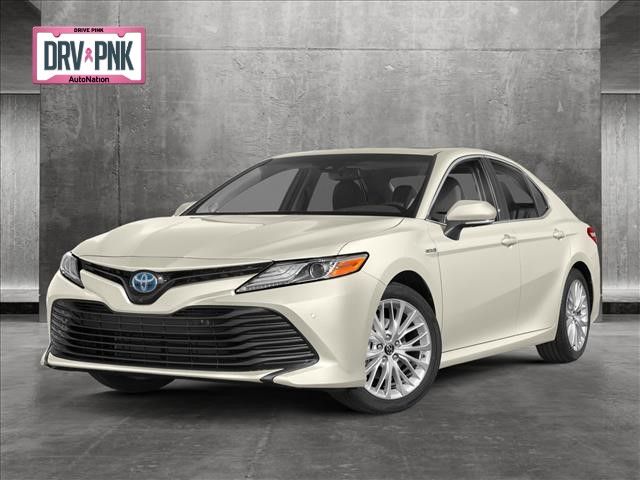 2020 Toyota Camry Hybrid XLE