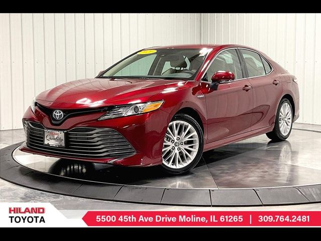 2020 Toyota Camry Hybrid XLE