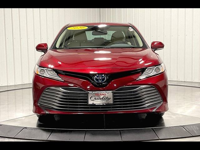 2020 Toyota Camry Hybrid XLE