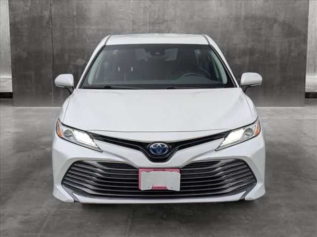 2020 Toyota Camry Hybrid XLE