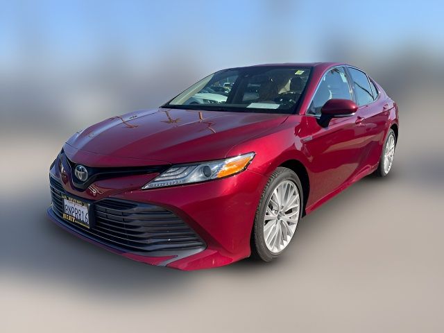 2020 Toyota Camry Hybrid XLE