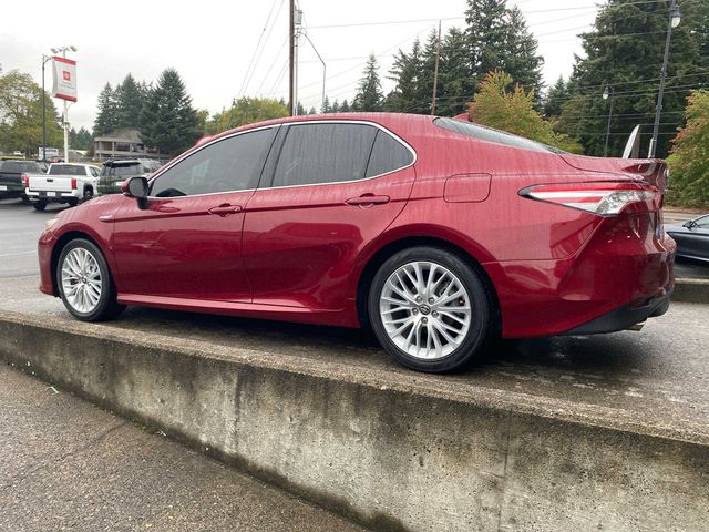 2020 Toyota Camry Hybrid XLE