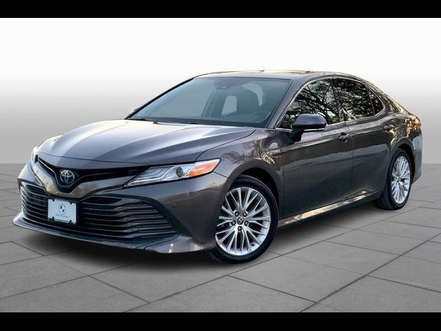 2020 Toyota Camry Hybrid XLE