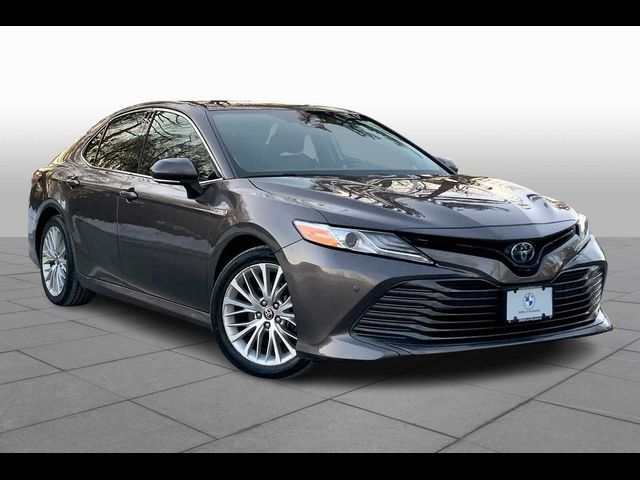 2020 Toyota Camry Hybrid XLE