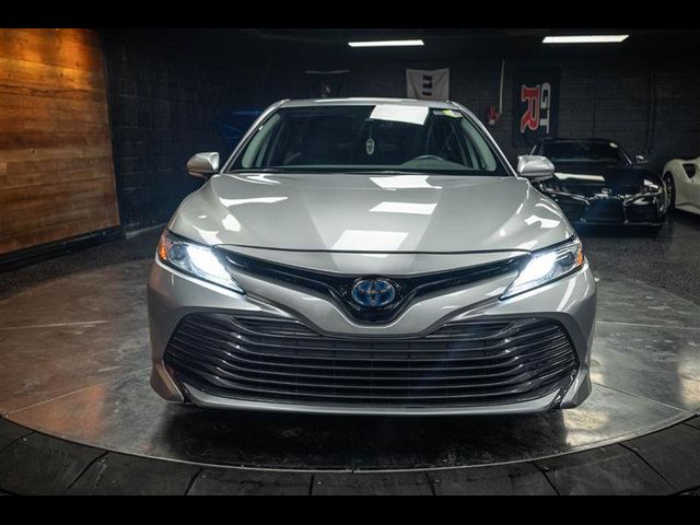 2020 Toyota Camry Hybrid XLE