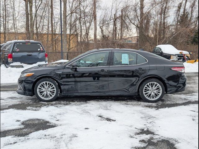 2020 Toyota Camry Hybrid XLE