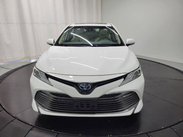 2020 Toyota Camry Hybrid XLE