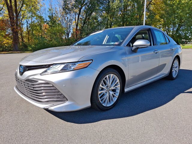 2020 Toyota Camry Hybrid XLE