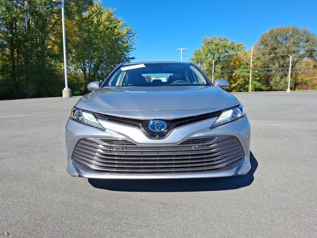 2020 Toyota Camry Hybrid XLE