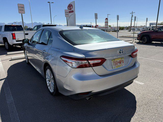 2020 Toyota Camry Hybrid XLE