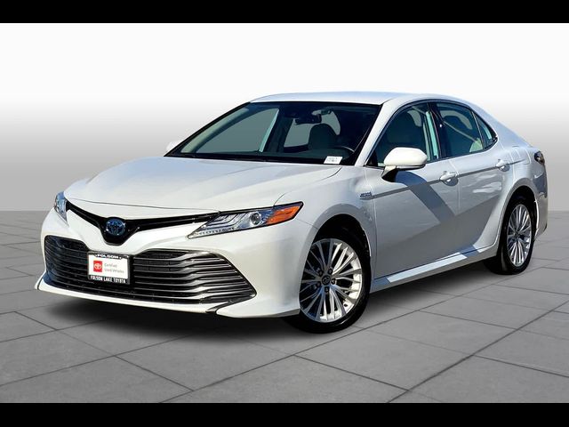 2020 Toyota Camry Hybrid XLE