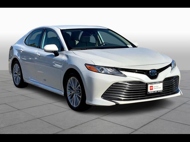 2020 Toyota Camry Hybrid XLE