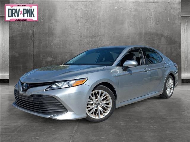 2020 Toyota Camry Hybrid XLE