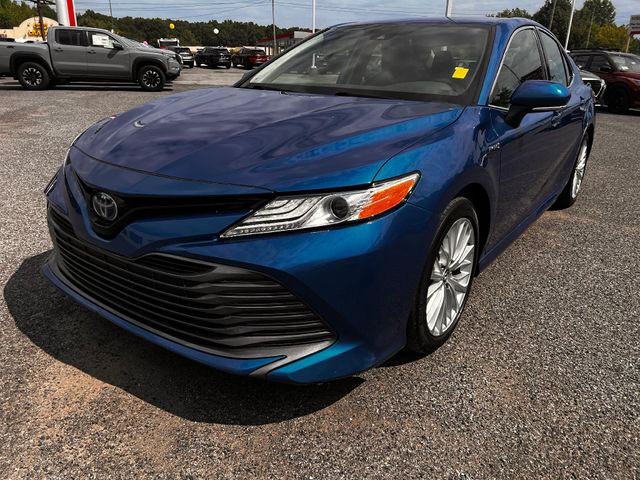 2020 Toyota Camry Hybrid XLE