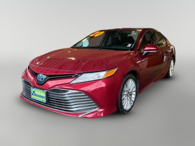 2020 Toyota Camry Hybrid XLE