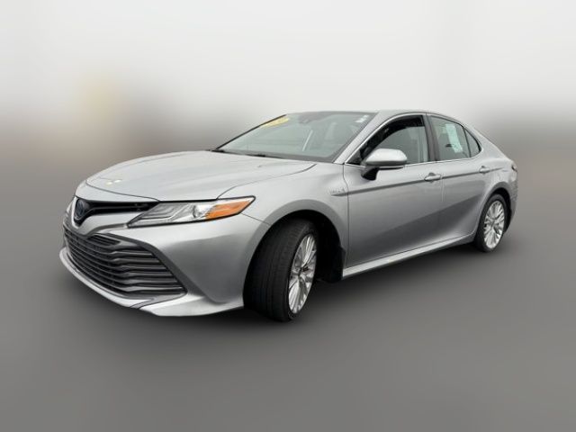 2020 Toyota Camry Hybrid XLE