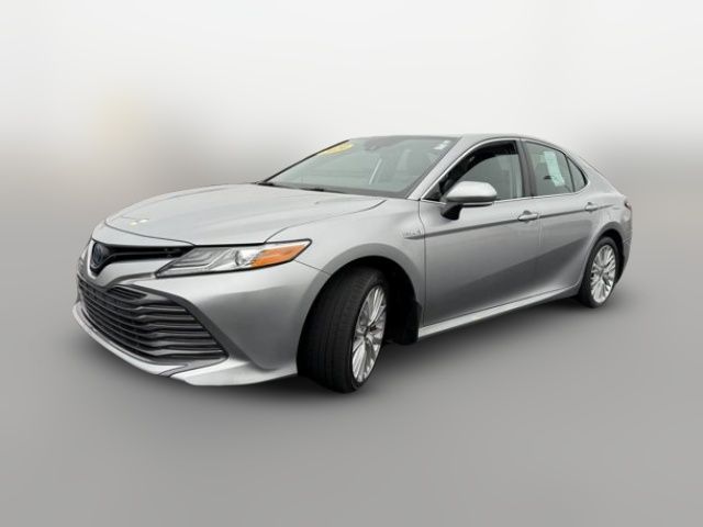 2020 Toyota Camry Hybrid XLE