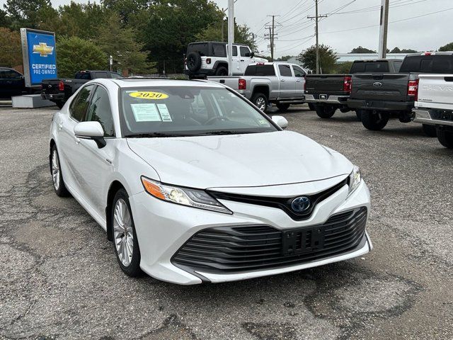 2020 Toyota Camry Hybrid XLE