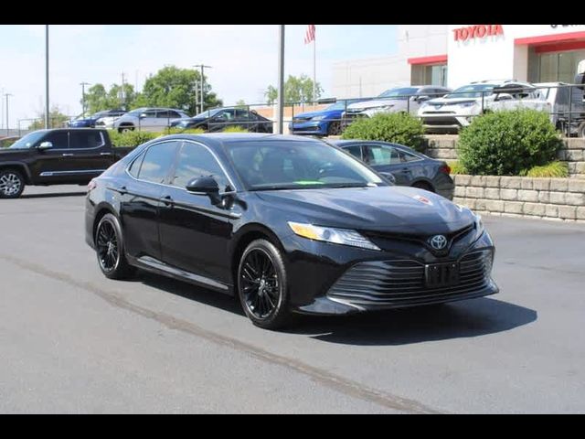 2020 Toyota Camry Hybrid XLE