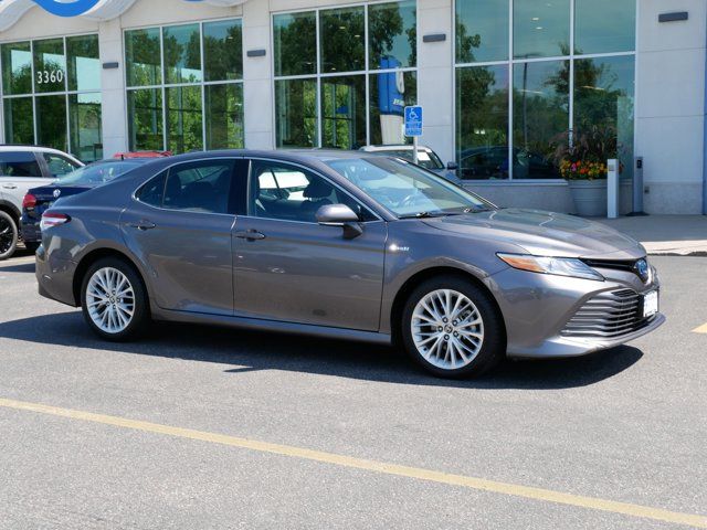 2020 Toyota Camry Hybrid XLE