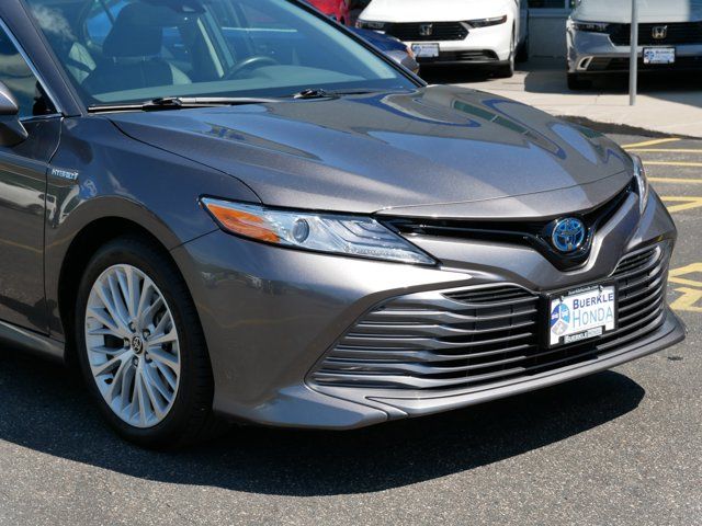 2020 Toyota Camry Hybrid XLE